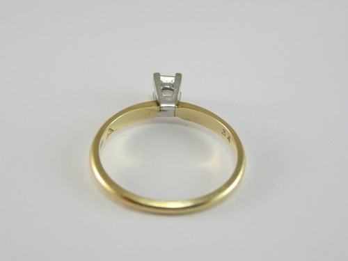 LADIES 14K GOLD PRINCESS CUT DIAMOND SOLITAIRE ENGAGEMENT RING 0.34CT. 2.1G - Picture 4 of 8