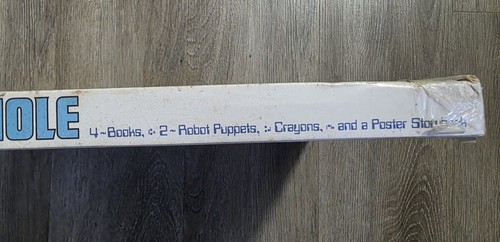 NEU DAS SCHWARZE LOCH AKTIVITÄTSSET BUCH POSTER AUSMALUNG VINTAGE 1979 NEU IM KARTON BILDERBUCH - Bild 3 von 3