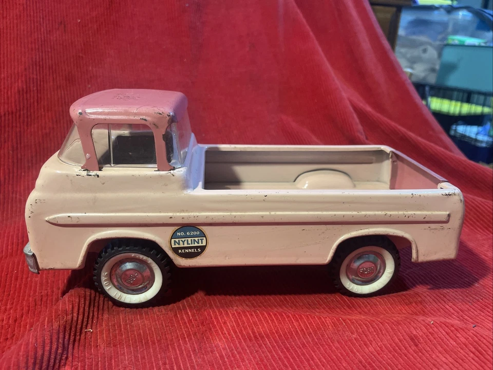1963 Vintage NY-LINT TOYS No. 6200 Ford Econoline Pink Kennels Truck. U.S.A. - Image 4 of 4