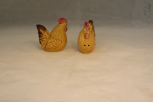 Salero y pimentero pintados a mano pollos gallinas sentadas Japón años 60 vintage - Imagen 5 de 8