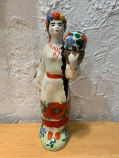 Скульптура графин для вина Украинка  с букетом цветов