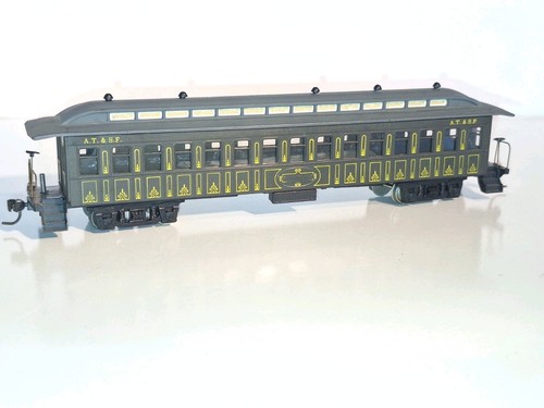Roundhouse/ Model Power ATSF Clerestory Style Old timer Carriage. HO Scale