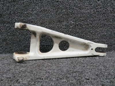 36-810016-5 (Cast: 35-815195) Beechcraft 58 Main Gear Torque Link Knee Lower RH