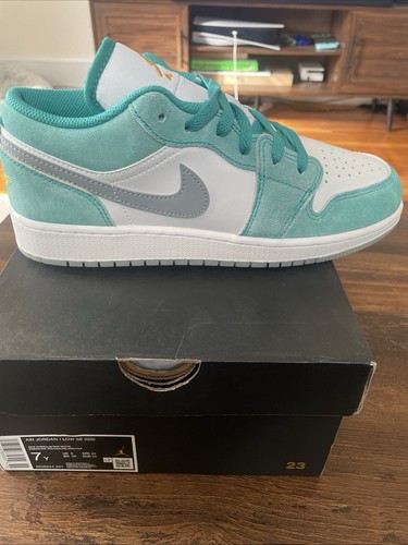 Nike Air Jordan 1 Low GS New Emerald DO8244-301 Sz 7Y - Picture 5 of 8