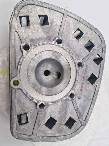 Suzuki TS250 TS 250 Savage Cylinder Head A NOS Genuine Japan - Picture 7 of 7
