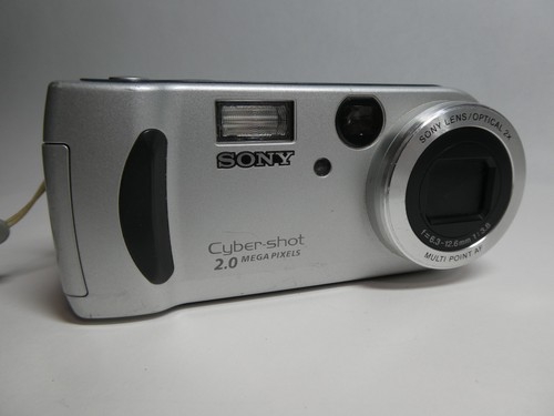 Sony Cyber-shot DSC-P51 AA Batería 2.0MP 2x Zoom Cámara Digital CCD y Tarjeta 128MB - Imagen 3 de 11
