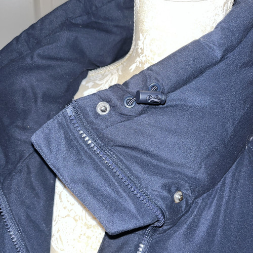 Abrigo largo acolchado relleno de plumón Per Una, azul marino, talla 24, cuello embudo, cremallera de 2 vías, fabuloso - Imagen 3 de 13