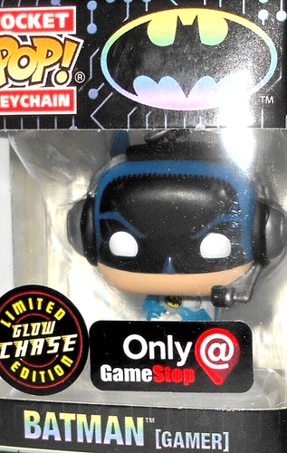*** GLOW CHASE *** Pocket Pop GAMER BATMAN Gitd Gid in Dark Gamestop Schlüsselanhänger DC - Bild 1 von 4