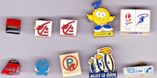 P 7 - LOT DE 10 PIN'S INSTITUTIONS - BANQUES - SOCIETES -
