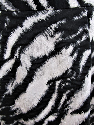 Cue Size 8 Hi-lo Hemline Metalic Thread Shimmer NWOT - Picture 4 of 5