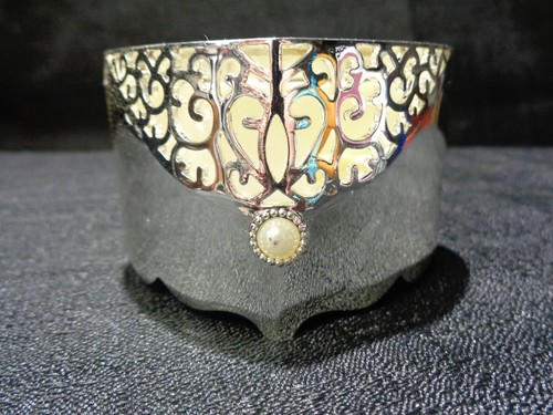 Things Remembered Cheyanne Engraved Peekaboo Mirrored Storage Silver Jewelry Box - Picture 4 of 9