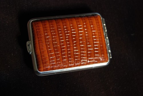 Kleine Pillendose mit Tasche - braunes Eidechsenleder - Bild 6 von 6