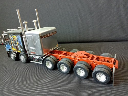 Kenworth Oriental Express (Revell) 1:25 pronto all'uso, aerografo, ecc. - Foto 10 di 22
