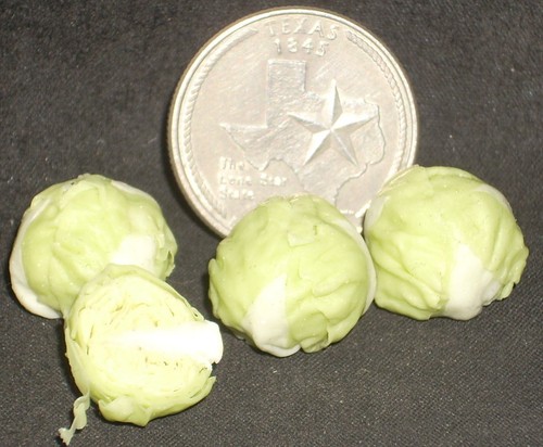 Cabbage Heads & 1/2 1:12 Food Garden Farm Market Miniature Crate Vegetables 7029 - Afbeelding 1 van 7