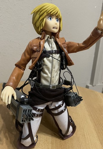 Medicom Attack on Titan ARMIN ARLERT Real Action Heroes RAH Excelente Estado - Imagen 5 de 18