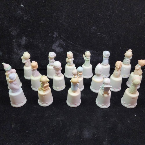 Nachlass Sammlung Precious Moments Konvolut 18 Fingerhüte Jahr Sets Hochzeit Clown - Bild 7 von 12