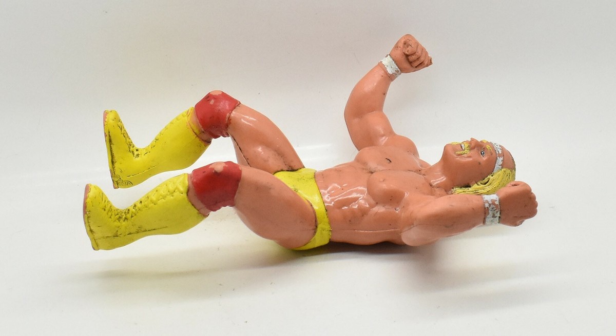 WWF HULK HOGAN フィギュア s-l400.jpg