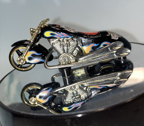 Hot Wheels Harley Davidson Motorcycle & Sexy Model It’s A Custom - Picture 12 of 12