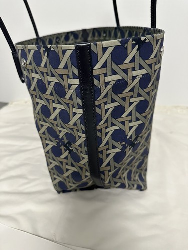 TORY BURCH 146548 CANVAS BASKETWEAVE TRAGETASCHE in der Farbe Tory Navy - Bild 15 von 17