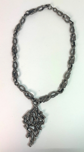 Collar colgante vintage de peltre brutalista latino Robert - Imagen 10 de 11