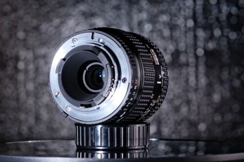 Nikon AF D Zoom Nikkor 35-80mm f/4-5.6 FX lens - Picture 7 of 9