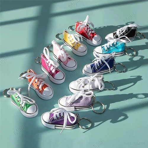 Small Sports Mini Cute Shoes Sneakers Trainers Keys Keychain Keyring Gift Mens - Foto 3 di 21