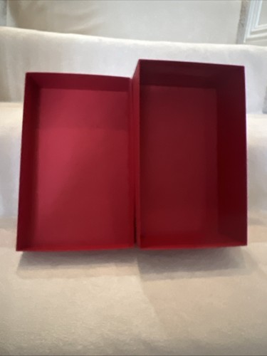 CAJA DE ZAPATOS VALENTINO GARAVANI MULTIUSOS REGALO ALMACENAMIENTO UTILERÍA ROJA 11.75" X 7.5" X 4.5 - Imagen 12 de 21