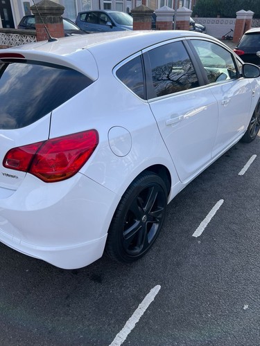 Vauxhall Astra 14 plate, Petrol, Manual, mileage of 85k. - Picture 4 of 13