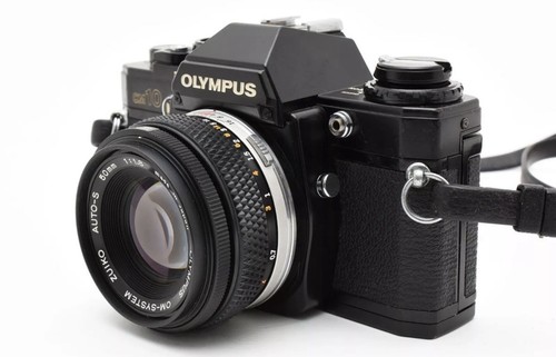 Olympus OM-10 with 50mm 1.8 Zuiko lens. Black finish - Picture 2 of 10