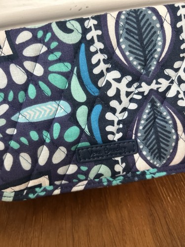 VERA BRADLEY 3-In-1 RFID Portafoglio da Polso Tracolla Isola Medaglione 28044-U60 - Foto 3 di 12