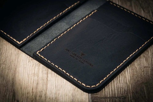 The Tyler Vertical Wallet - Picture 14 of 19