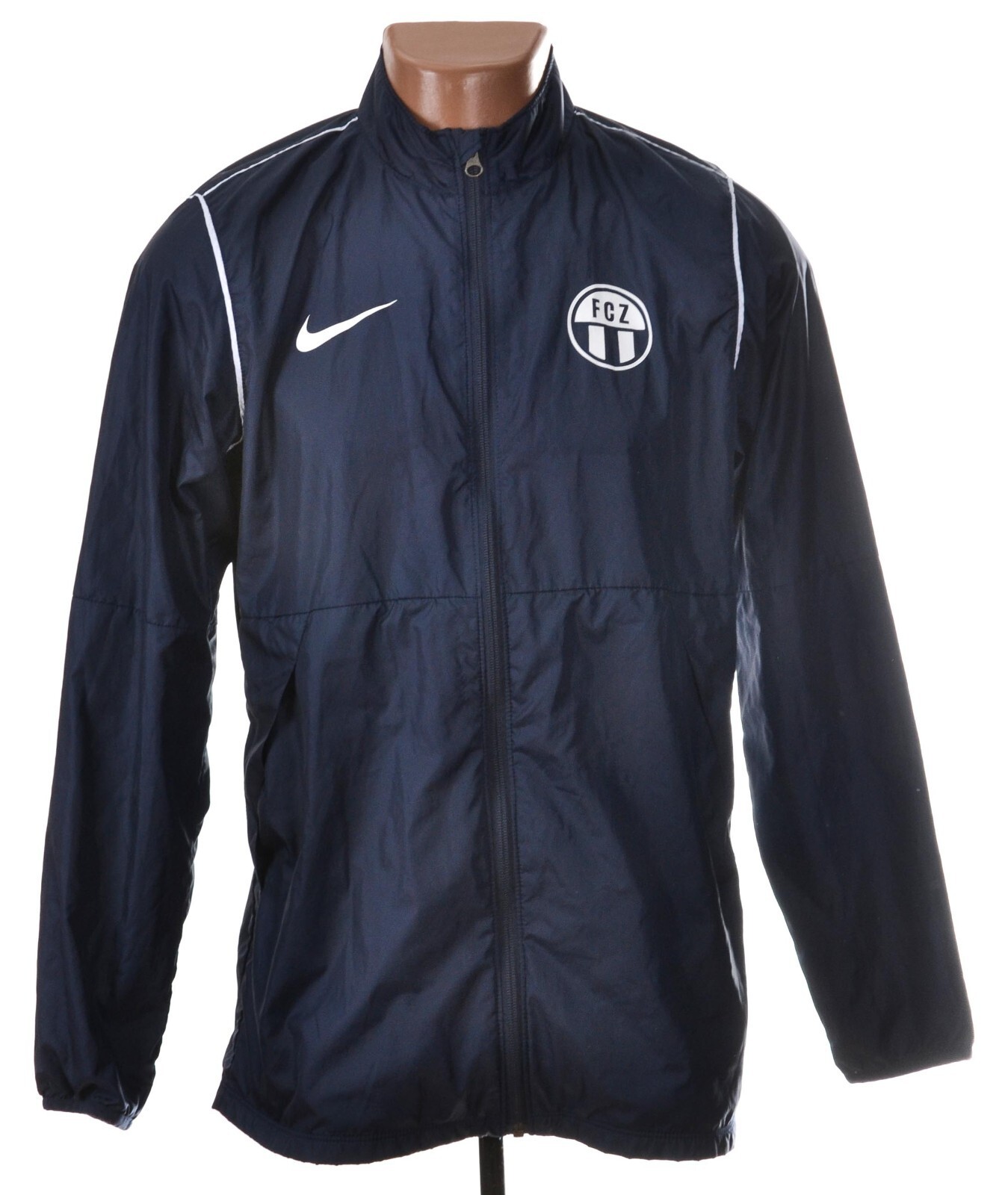 FC ZURICH SWITZERLAND 2022/2023 TRAINING FOOTBALL JACKET NIKE SIZE M ADULT