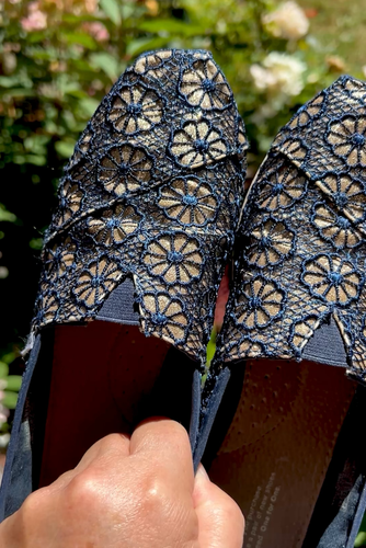 Toms Alpargata flacher Schuh marineblau gehäkelt gold Glitzer Japan Chrysantheme Größe 9 - Video 1 von 1