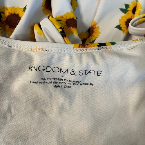 Classic One Piece Swimsuit in Sunflower Print in Yellow and White Size Large - Picture 5 of 5