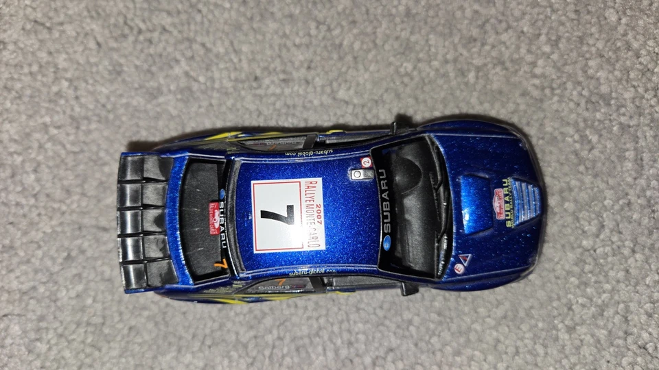 Subaru WRC 2007 escala 1:36 modelo diecast azul por Kinsmart Pull Back Go Foto 2 de 4
