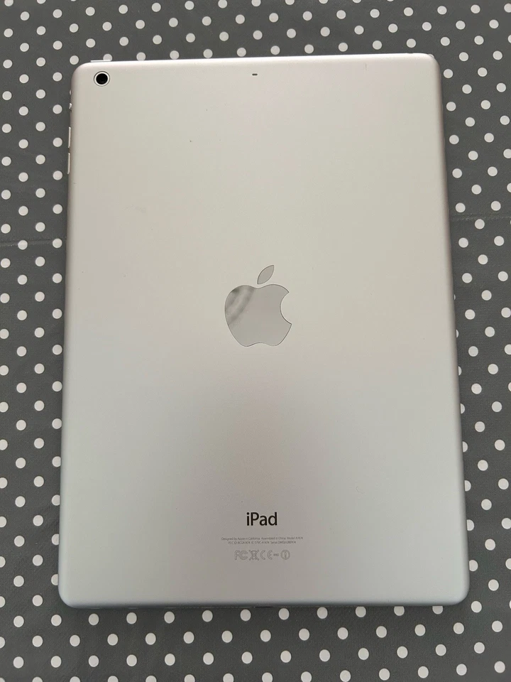 Apple iPad Air 1st Gen 16GB Wi-Fi Silver 9.7" A1474 Tablet - Image 2 of 4