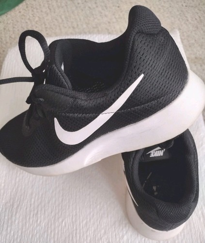 Nike 2019 Woman's Black And White AQ 3553-001 Size 8.5 Tie On Shoes - Picture 2 of 15