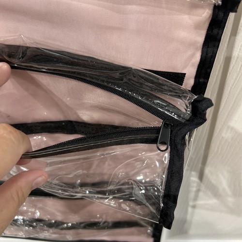 Bolsa de almacenamiento de artículos de tocador enrollable de viaje cosmético Mary Kay negra con estampado de logotipo - Imagen 5 de 9