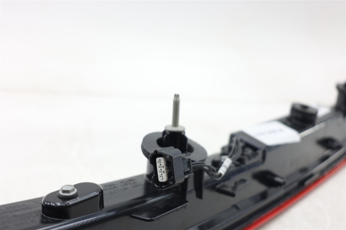 NEW OEM Ford Liftgate Tail Light Reflector Panel FA1Z-13A565-E