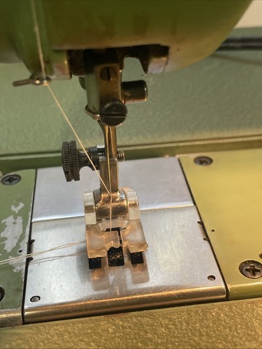 COLLECTABLE VINTAGE ELNA SUPERMATIC SEWING MACHINE TYPE 722010 Made Switzerland - Picture 5 of 16