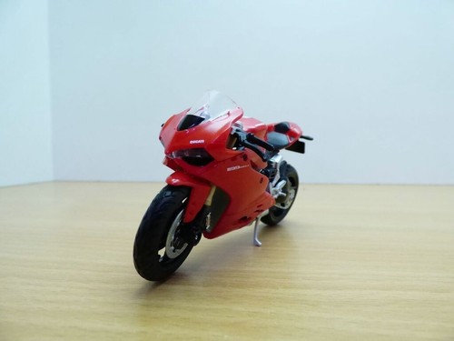 MOTO DUCATI 1199 PANIGALE rouge 1/18 - Imagen 3 de 5
