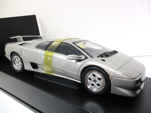 AUTOart / AUTO ART PERFORMANCE - LAMBORGHINI DIABLO (SILVER) - 1/18 DIECAST - Picture 3 of 16