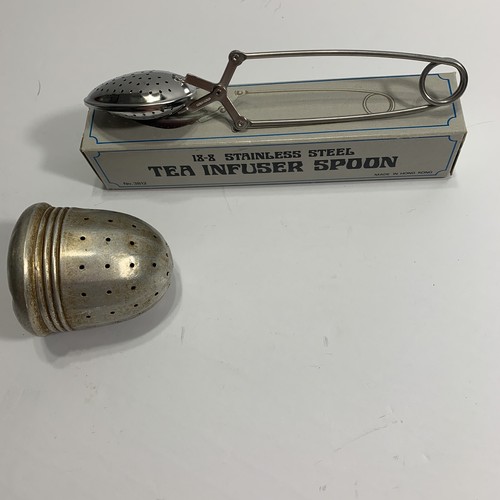 Vintage Acorn Tea Infuser and New in Package Tea Infuser Spoon - Picture 3 of 5