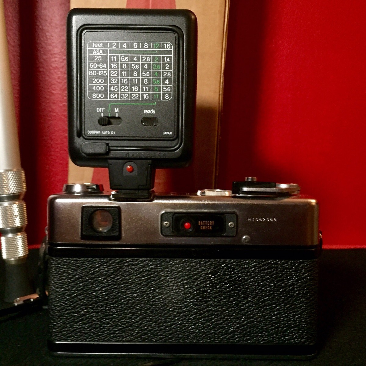 Vintage Yashica Camera Electro 35 GSN w/Sunpak Flash, Tripod Vintage Yashica Camera Electro 35 GSN w/Sunpak Flash, Tripod