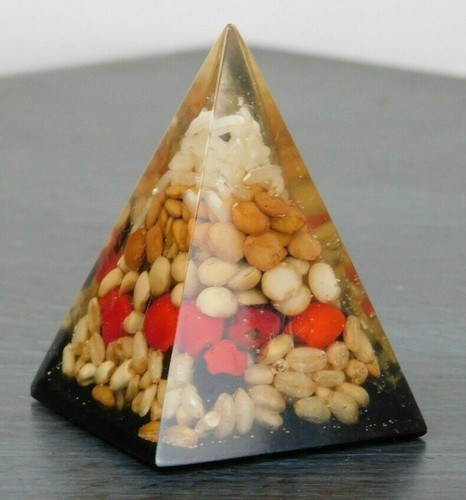 Small, lucite/acrylic paperweights, some destination/souvenir and Capsco/Enesco - Picture 21 of 22