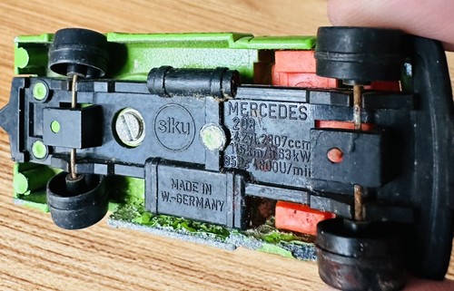 Vintage Siku Diecast 1/64 Green Mercedes Benz 208 Wrecker TowTruck Mfg W.Germany - Picture 8 of 8