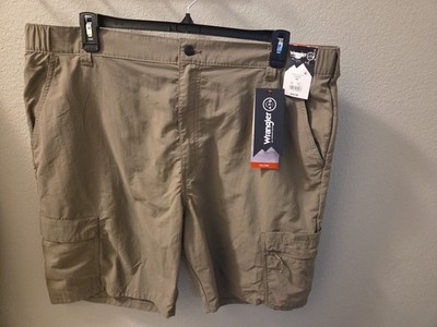 Men's Wrangler ATG Rugged Utility Shorts Lightweight Quick Dry Size 44 E-Waist