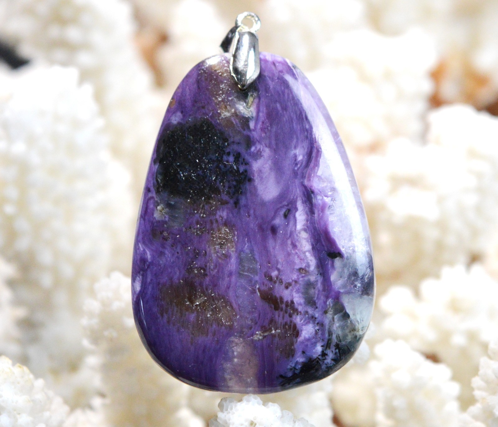 Pendentif Charoite 121 carats pour sublimer vos tenues au quotidien FZ76
