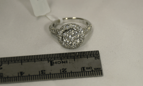 Anello scintillante in oro bianco 14 carati con diamanti TW da 1,50 carati - Foto 3 di 5