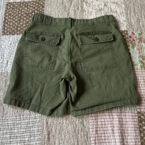 Gap size 2 green girlfriend chino shorts - Picture 2 of 5